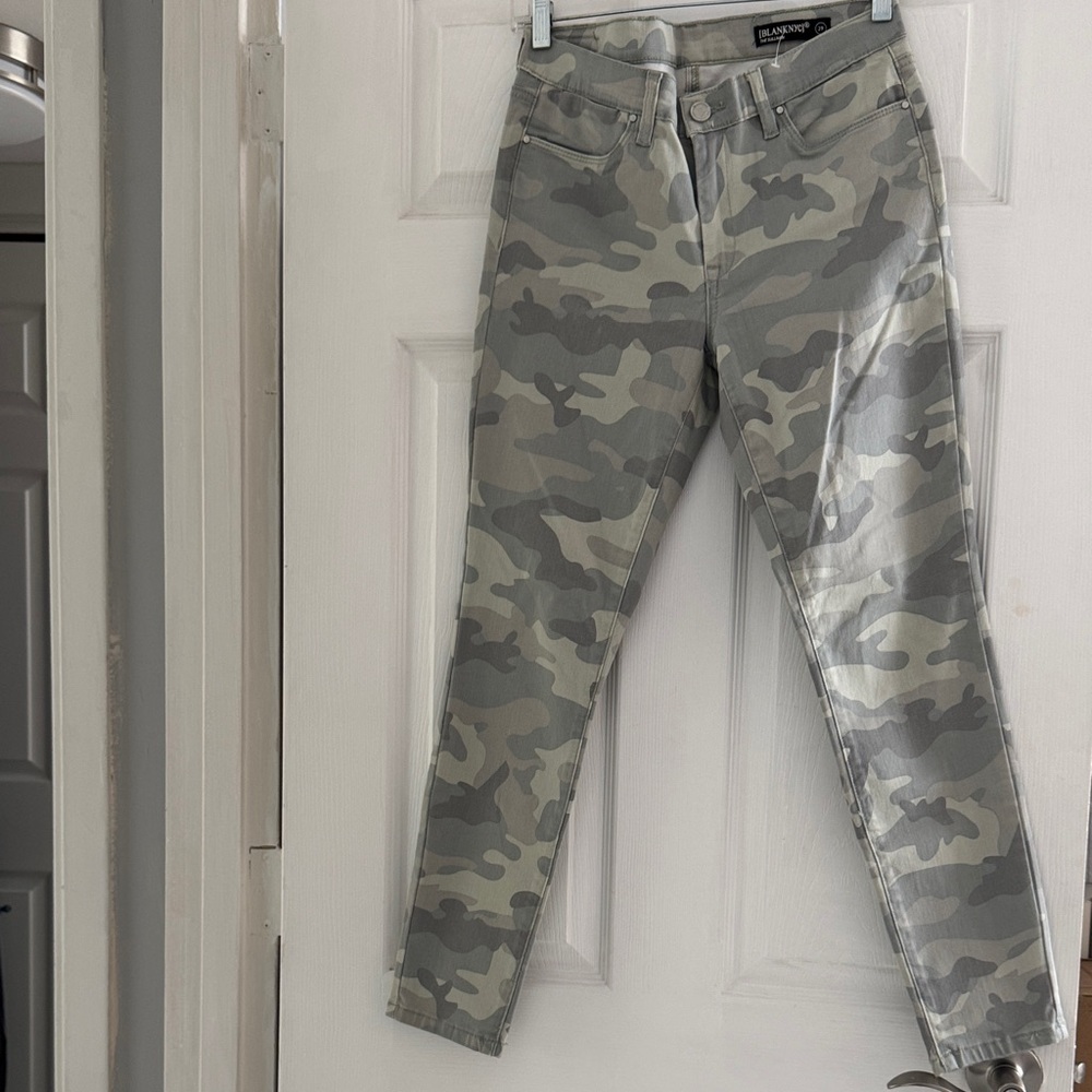Blank NYC Gray Camouflage Pants